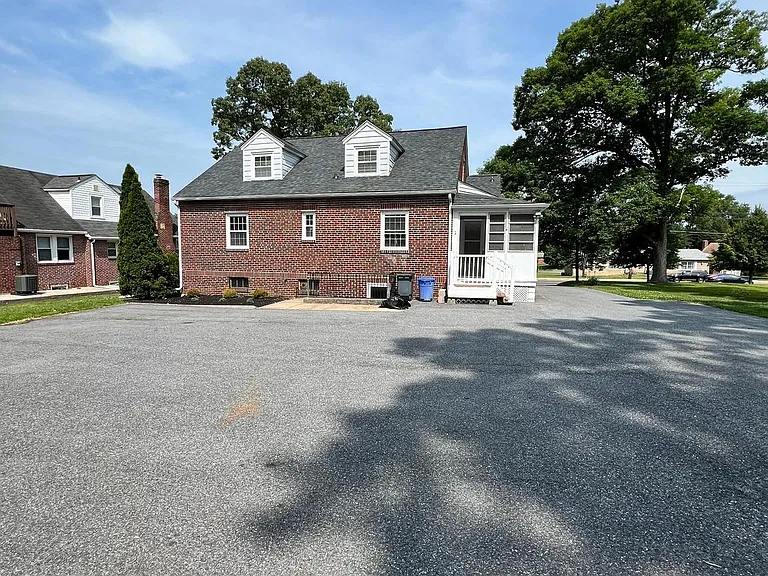 9409 Belair Rd — Photo 3