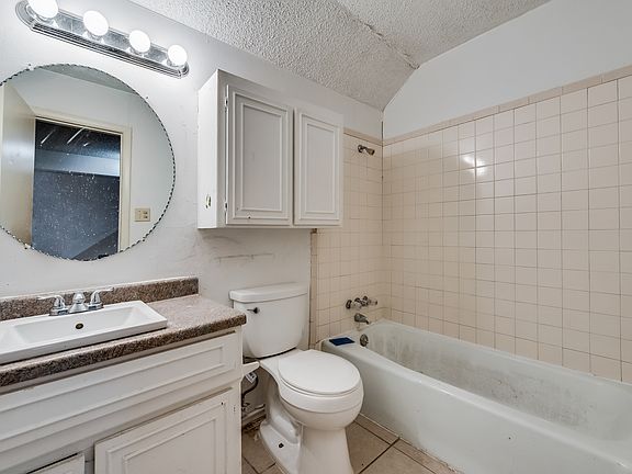 2nd image of 6301 Walraven Cir #6301