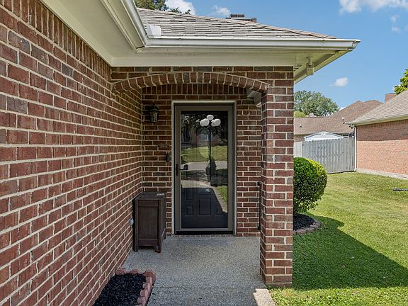 4th image of 5113 Hickory Grove Dr