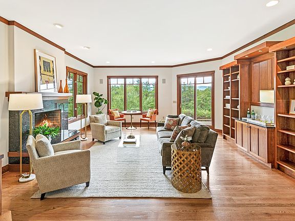 4th image of 6585 Foxcliff Ln