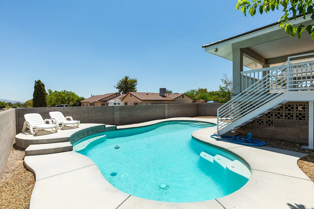 4 bed, 3982 sqft, $5,000 — Photo 3