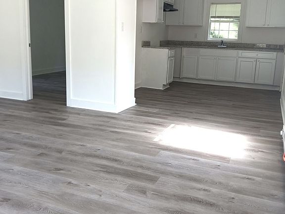 4th image of 2349 Old Blackmon Ln