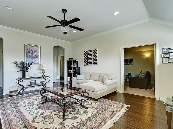 5th image of 2840 Wellbourne Dr
