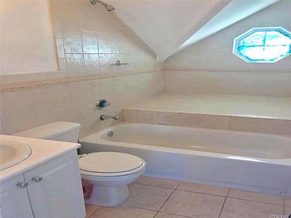 3rd image of 2213 119th St #2