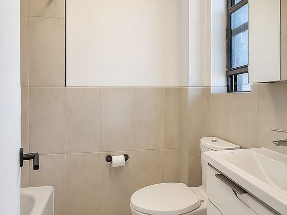 4th image of 166 W 75th St APT 1105