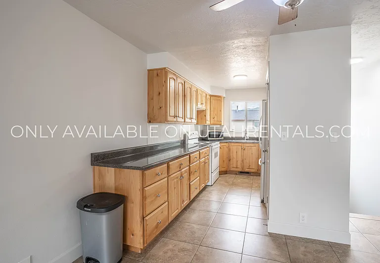338 Cedarwood Dr — Photo 5