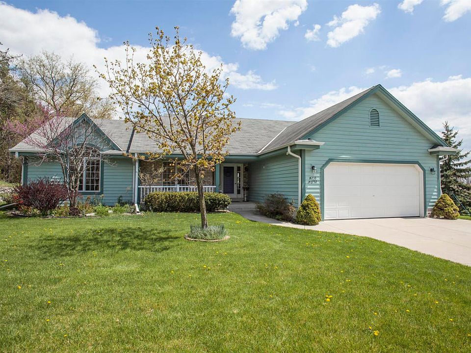 1st image of W233N6792 Candlewick Dr