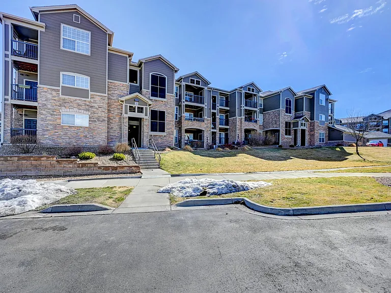 2900 Blue Sky Cir #5-307 — Photo 3