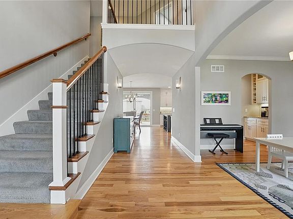 2nd image of 14445 Thousand Oaks Pl