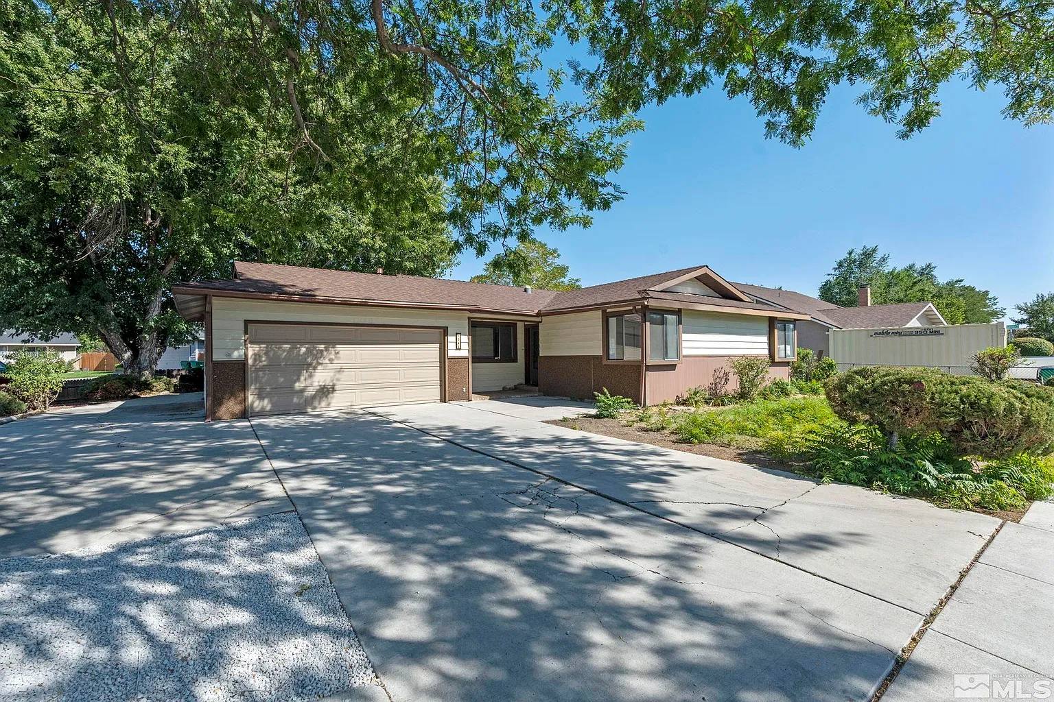 1240 Breaker Way photo 1