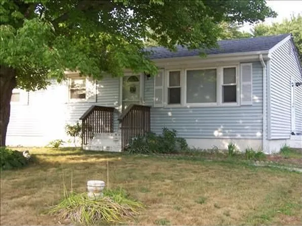 17 Oak Hill Rd, Oakdale, CT 06370