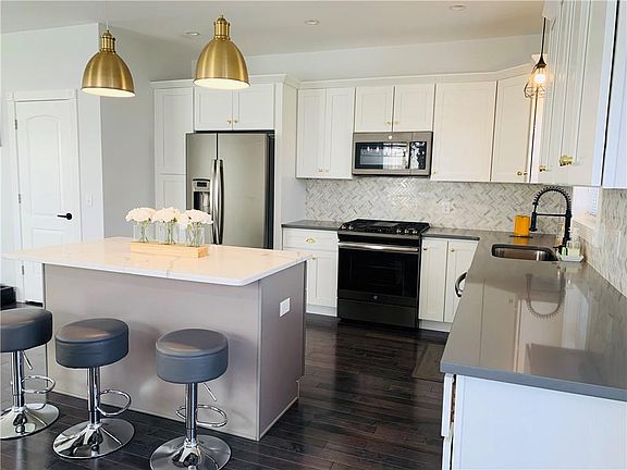 5th image of 257 Norwood Ave #A