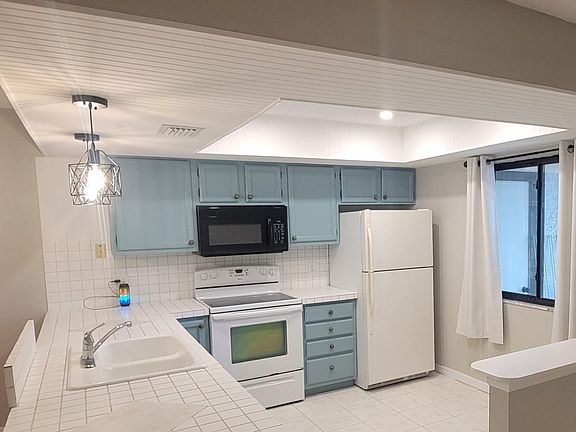 2nd image of 2265 Bancroft Cir S APT E