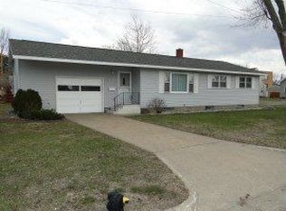 1521 E Ave S, La Crosse, WI 54601