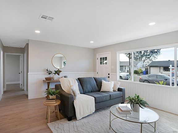 3rd image of 4773 Lake Forest Ave