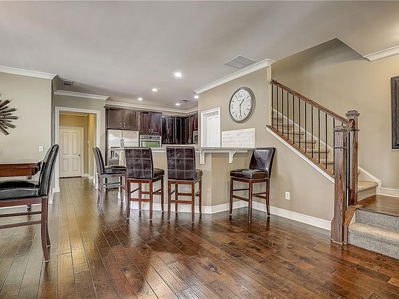 3rd image of 4234 Hardy Ave