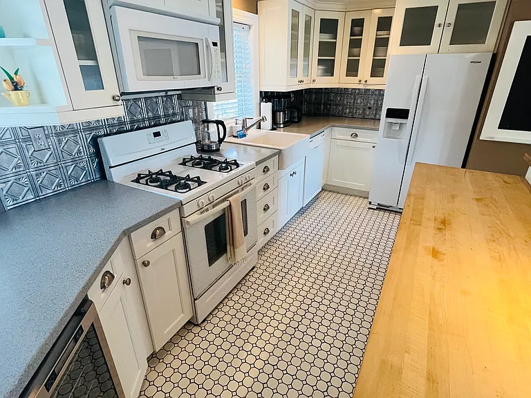 331 Front St — Photo 21
