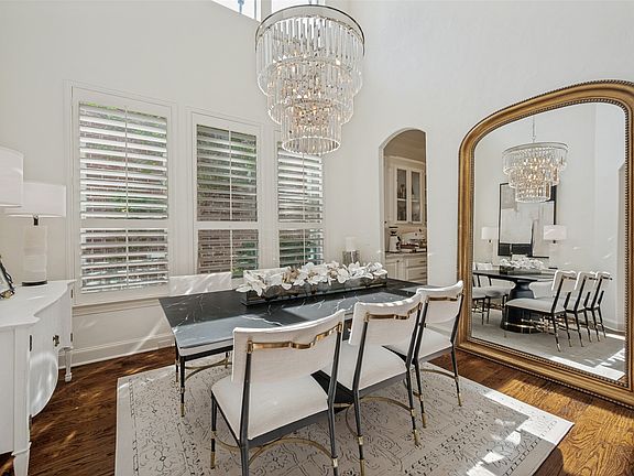 3rd image of 29 Pristine Pond Dr
