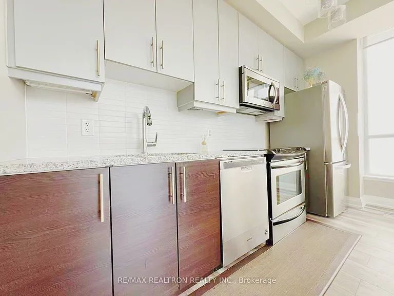83 Redpath Ave #204 — Photo 16