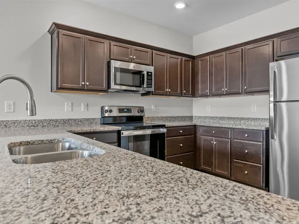 190 Grove Cir APT 301, Lillington, NC 27546