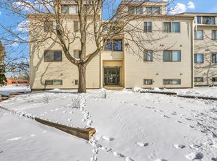 1901 Melrose Dr APT B, Champaign, IL 61820