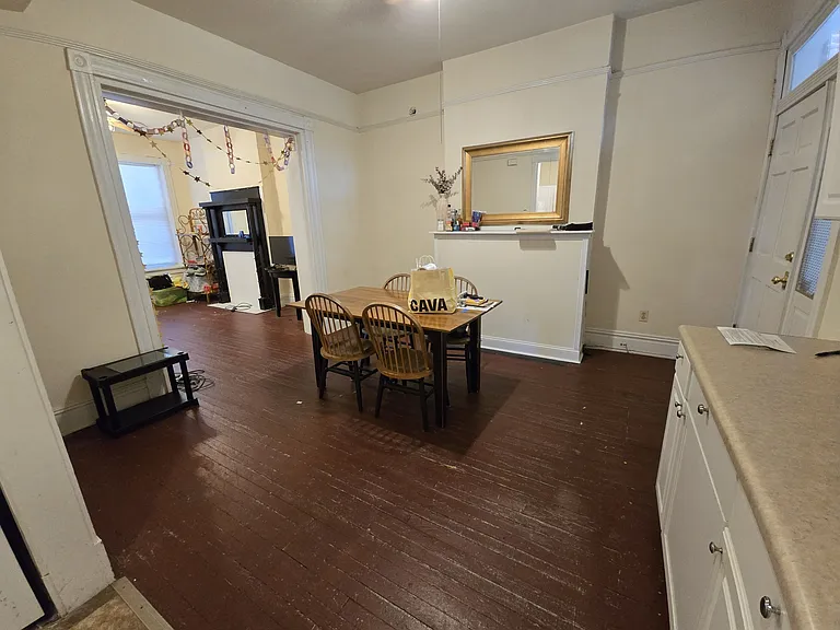 2209 W Main St — Photo 9