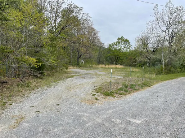 0 Bradshaw Rd, Salem, VA 24153