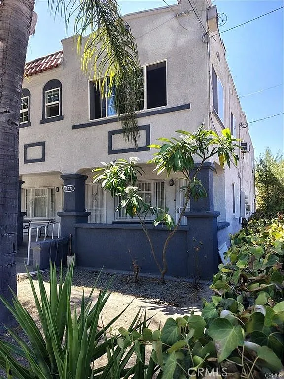 3 bed, 1000 sqft, $1,850 — Photo 2
