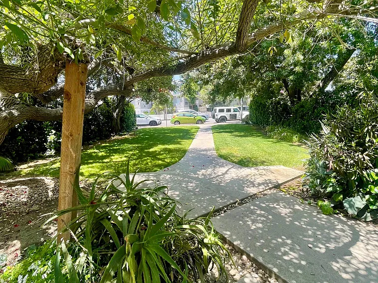 11818 Gateway Blvd #5B — Photo 21