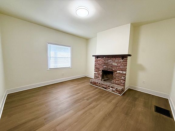 5th image of 1705 Martha St