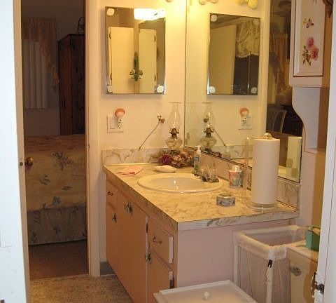 Full bathroom