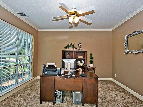 3rd image of 15835 Hermitage Oaks Dr