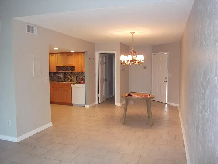 4005 Windjammer Ln — Photo 4