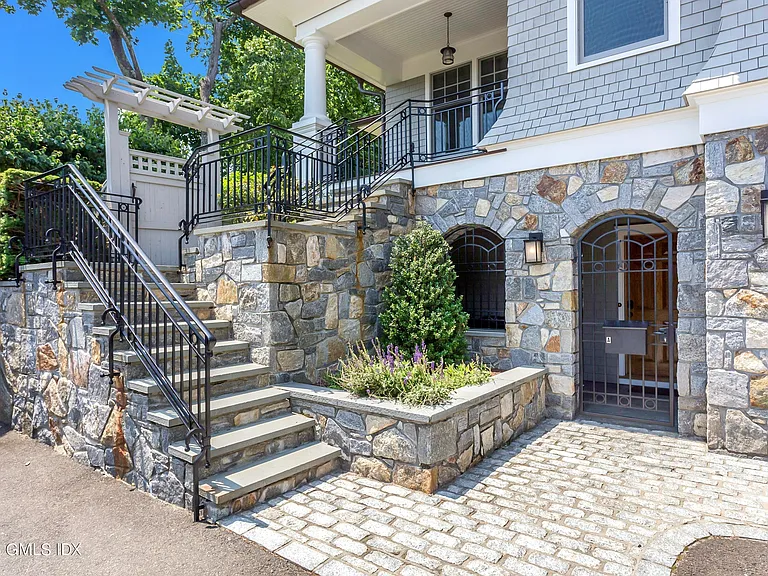 140 Havemeyer Pl — Photo 2