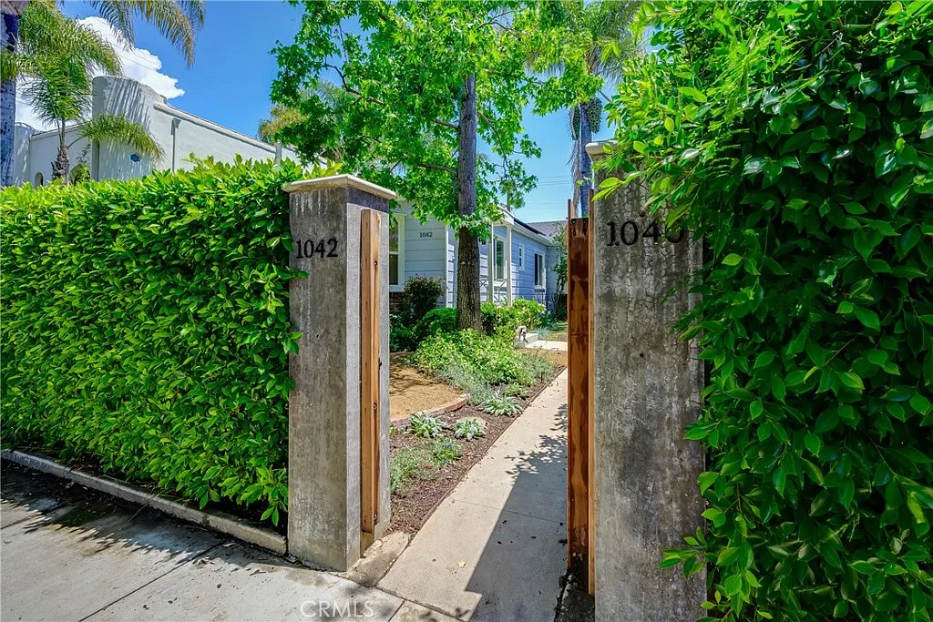 1 bed, 746 sqft, $3,600 — Photo 1