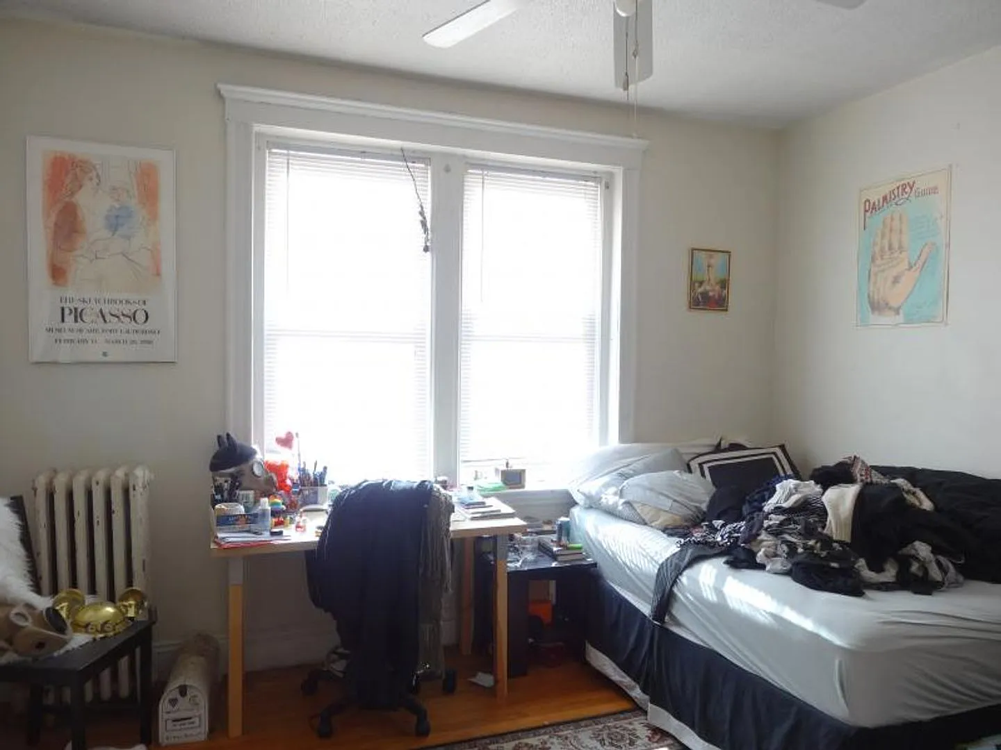 Charming 1.5 Bedroom — Photo 2