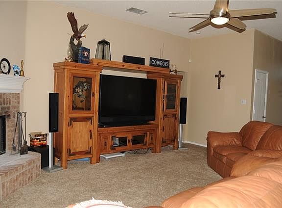 4th image of 332 Mesquite Hill Dr