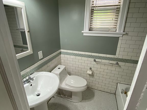 3rd image of 2300 Harriet Ave APT 100