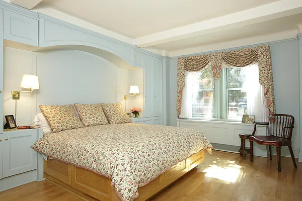 Sold by Stribling | media 11