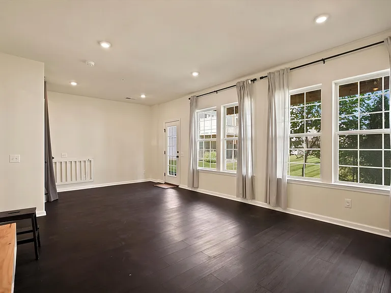 443 Tall Oaks Dr — Photo 22