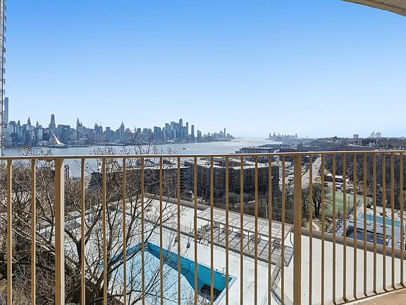 2nd image of 6040 Boulevard East #8C