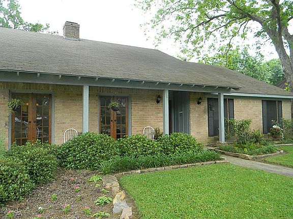 Closer view of the fabulous front porch!