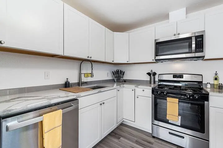 Lookout Apts — Photo 4