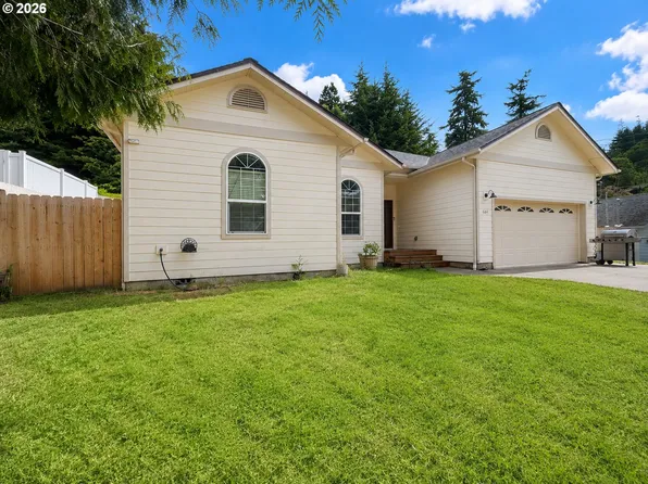 644 9th Ave, Coos Bay, OR 97420