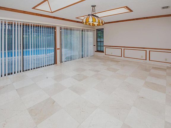 5th image of 4552 Oakbrooke Ct
