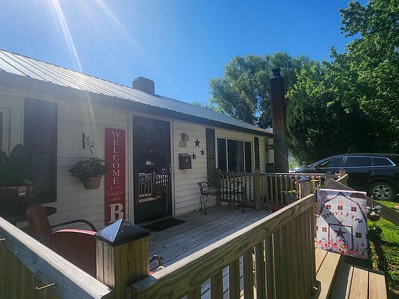2nd image of 319 Christian St
