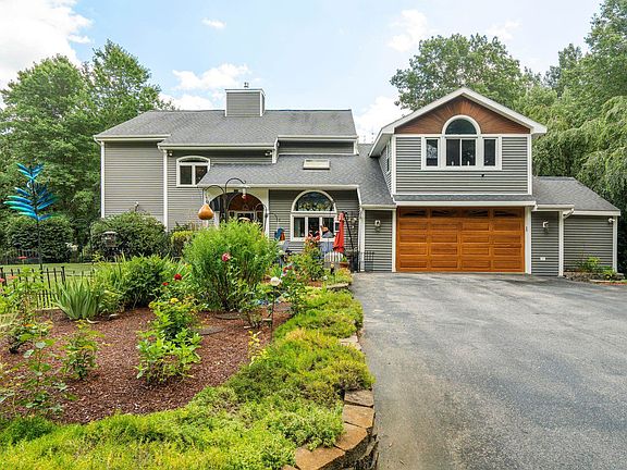 3rd image of 5 Victoria Dr