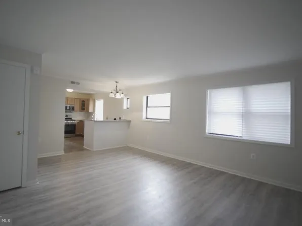 3287 15th Pl SE APT 102, Washington, DC 20020
