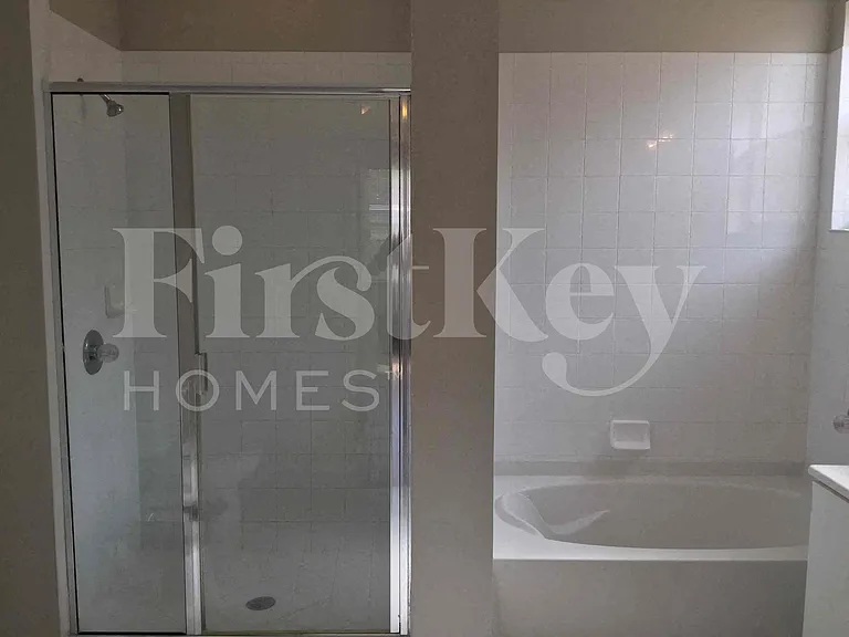 10773 SW 245th St — Photo 18