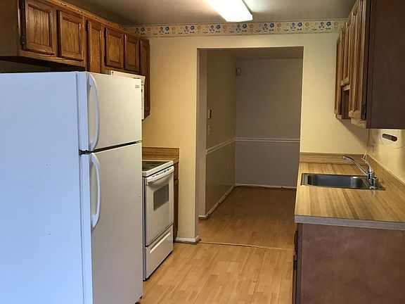 4th image of 18141 Chalet Dr
